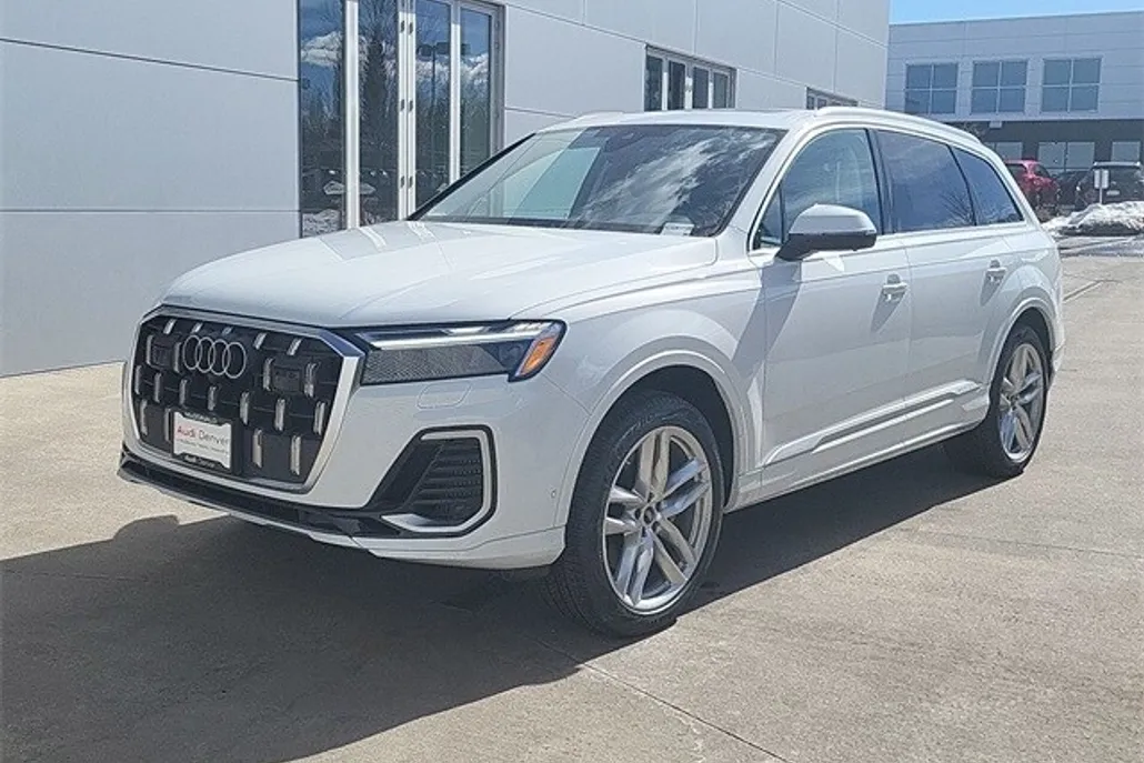 2025 Audi Q7 55 Premium Plus photo 1