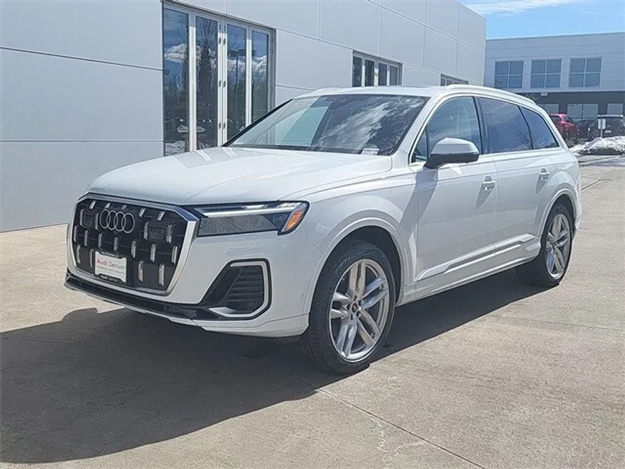2025 Audi Q7 55 Premium Plus photo 1