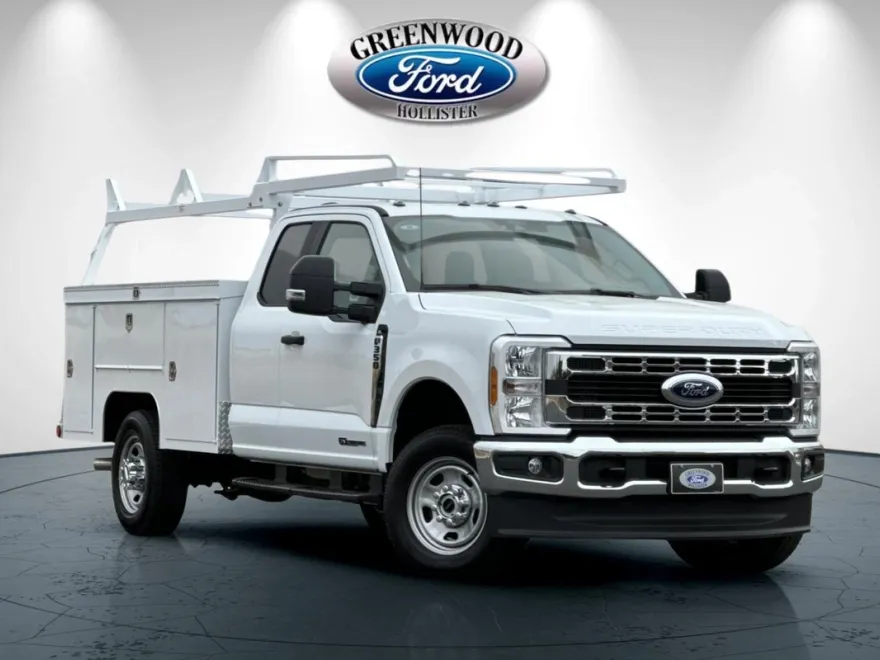 2025 Ford F-350 photo 1