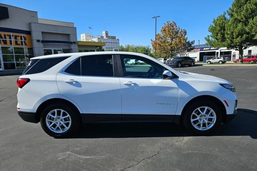 2023 Chevrolet Equinox photo 1