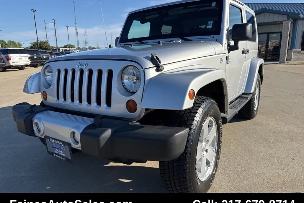 2012 Jeep Wrangler Sahara photo 1