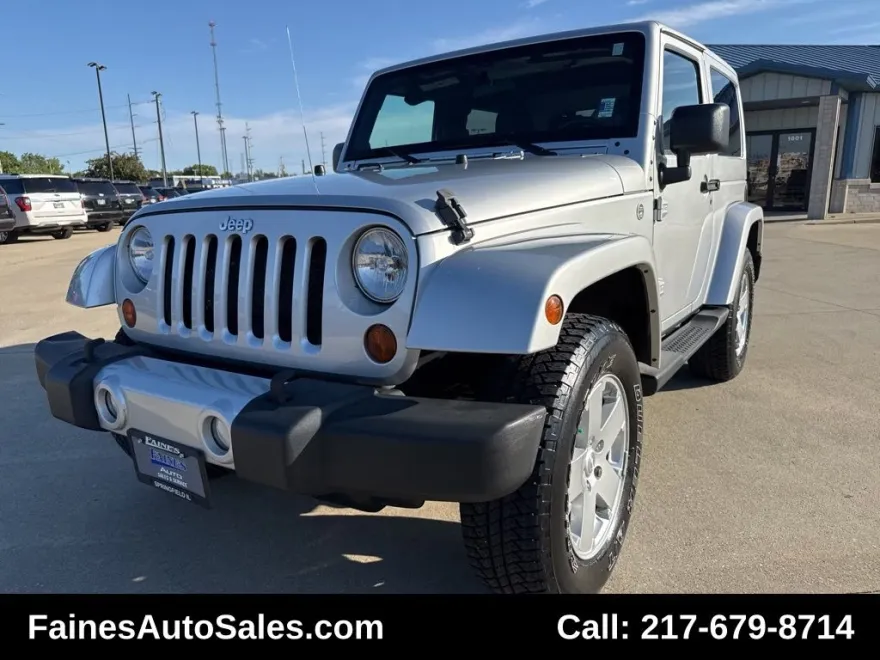 2012 Jeep Wrangler Sahara photo 1