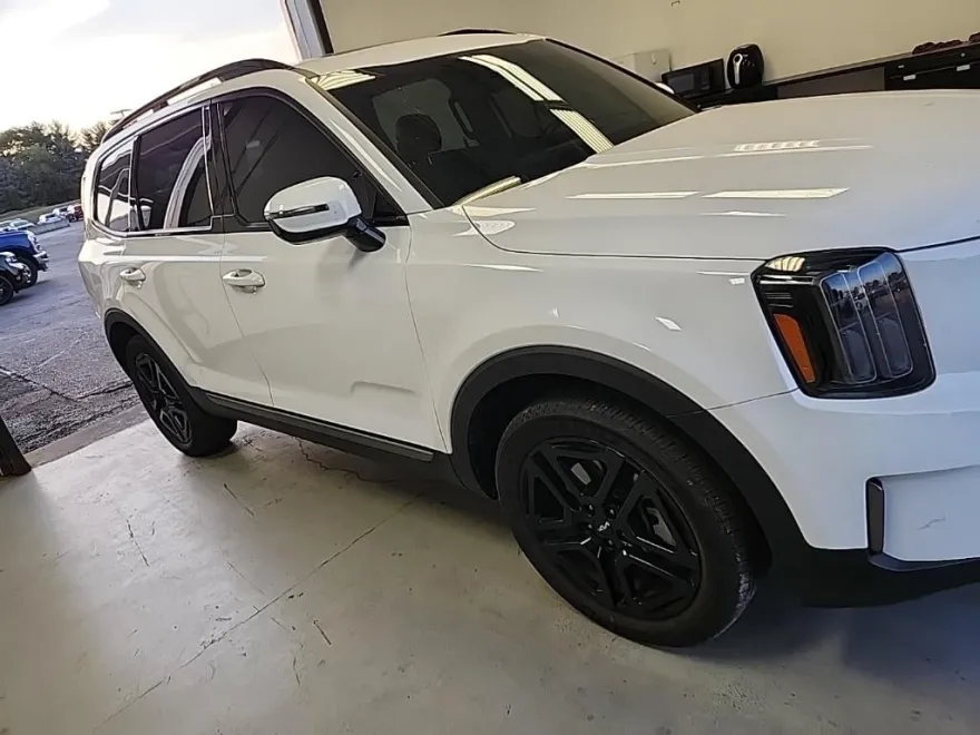 2023 Kia Telluride X-Line photo 1