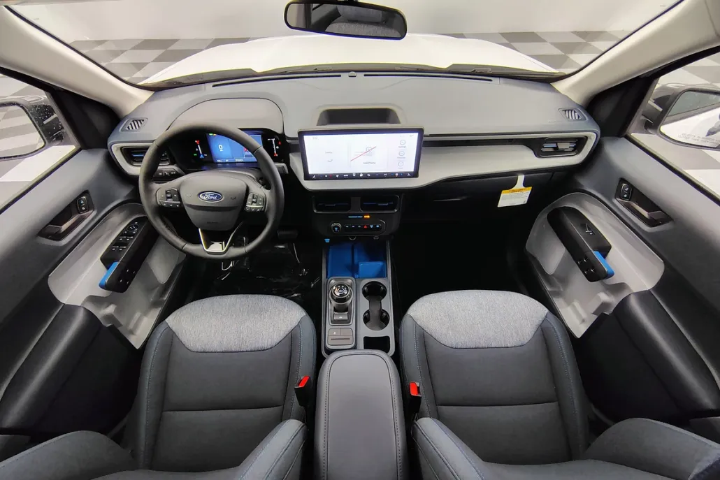 2025 Ford Maverick XLT photo 1