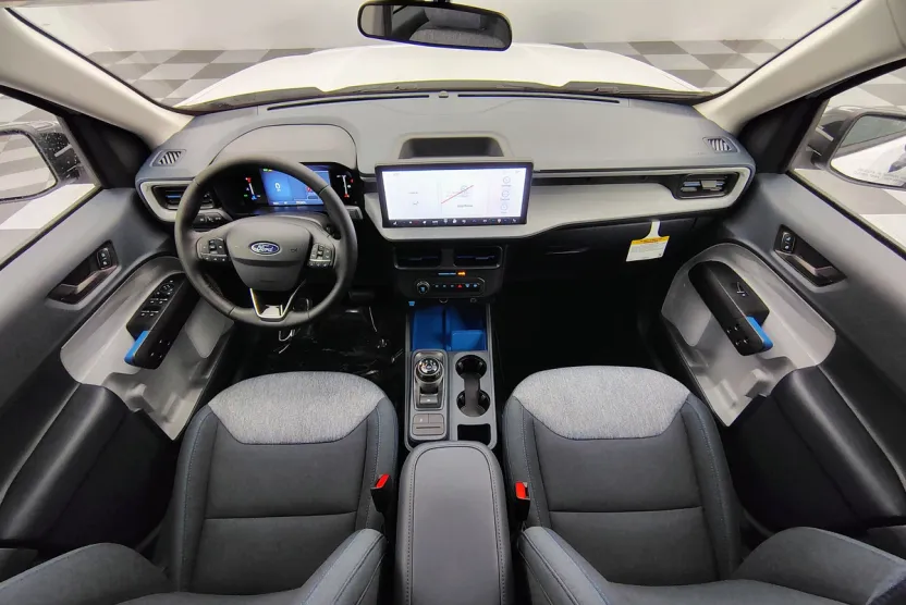2025 Ford Maverick XLT photo 1