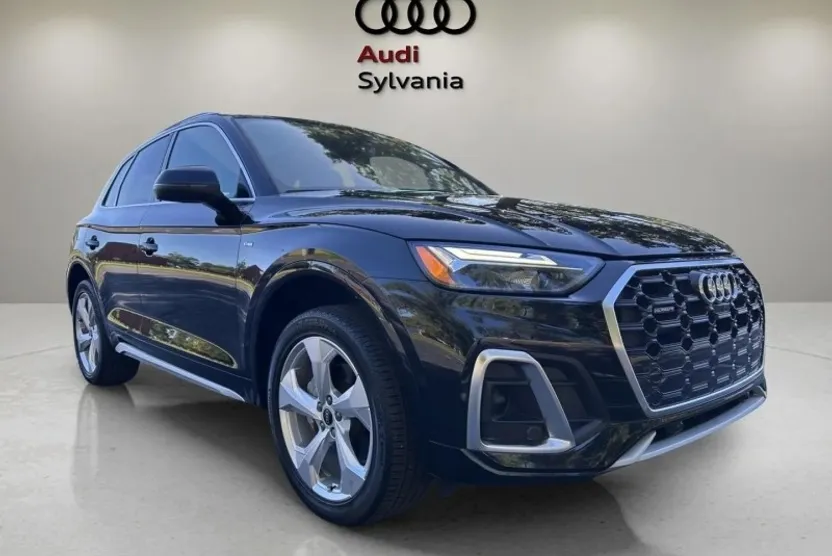 2022 Audi Q5 S line Premium Plus photo 1