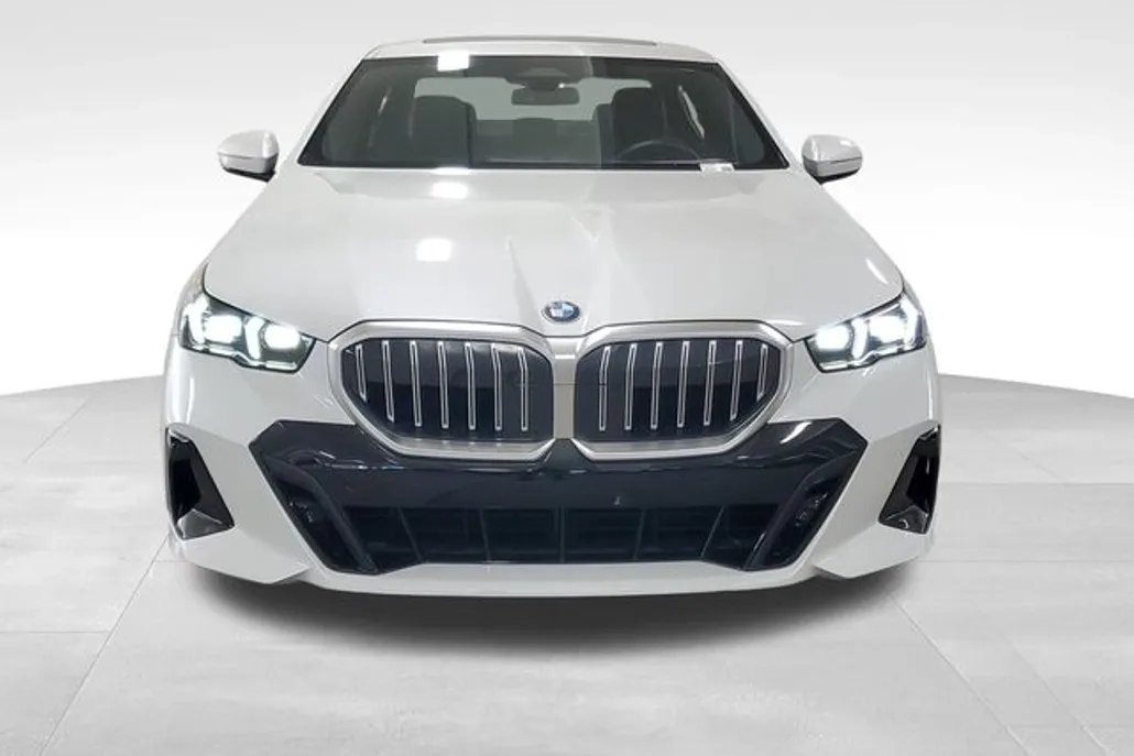 2025 Bmw 530i photo 1