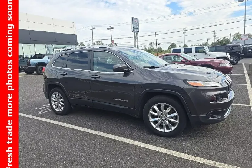 2016 Jeep Cherokee Limited photo 1
