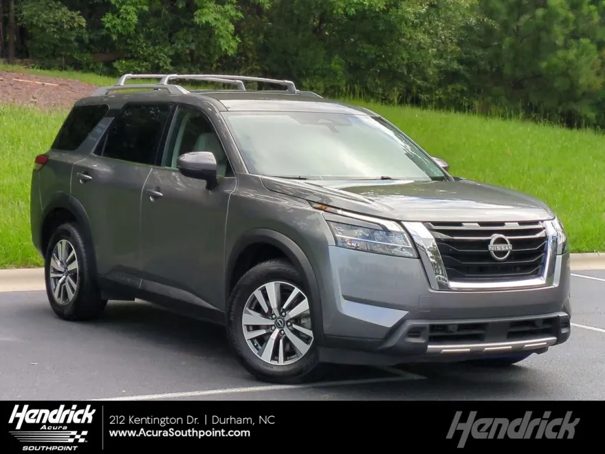 2023 Nissan Pathfinder SL photo 1