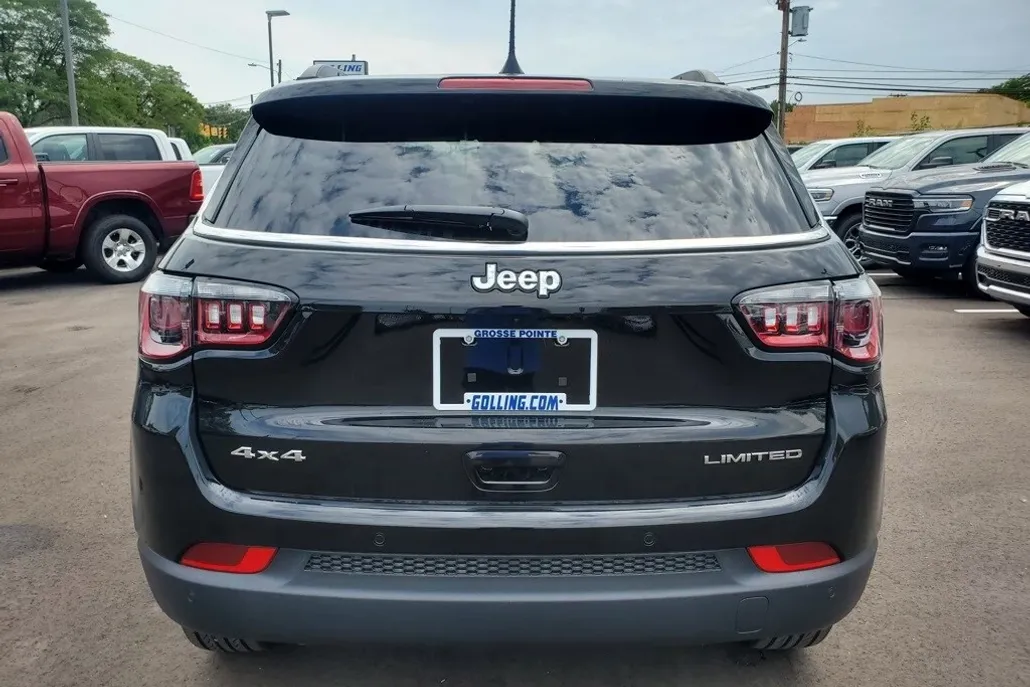 2025 Jeep Compass Limited photo 1