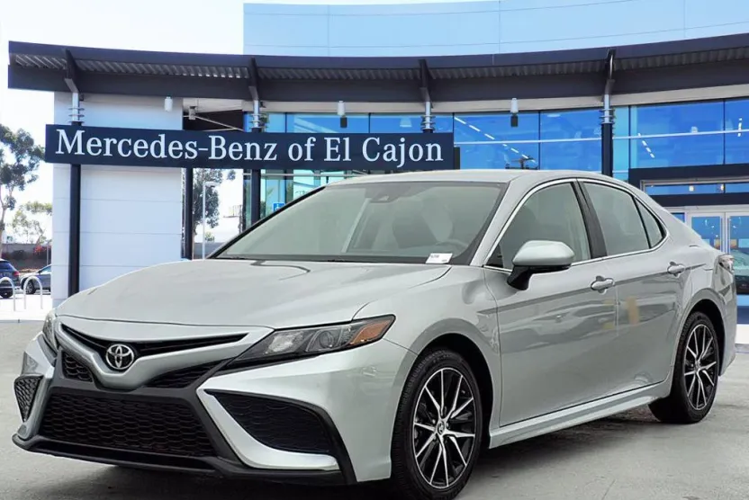 2024 Toyota Camry SE photo 1
