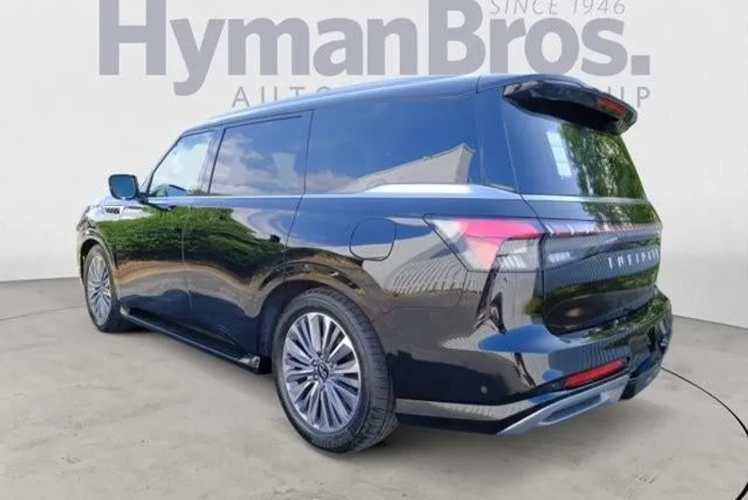2025 Infiniti QX80 Luxe photo 1