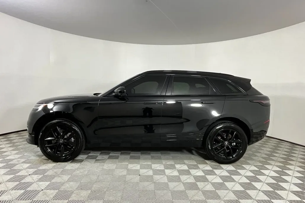 2026 Land Rover Range Rover Velar SE photo 1