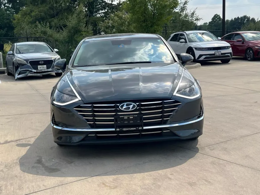 2023 Hyundai Sonata SE photo 1