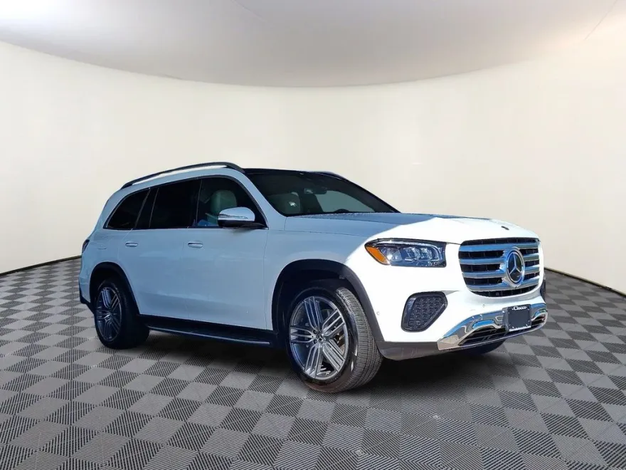 2025 Mercedes Benz GLS 450 4MATIC photo 1