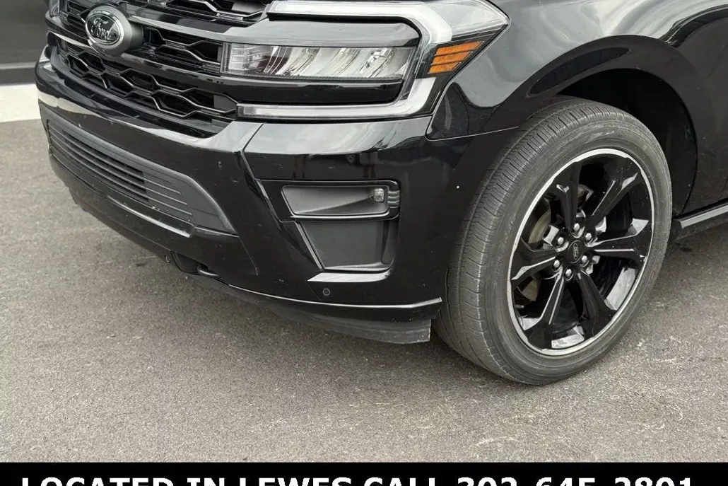 2022 Ford Expedition Limited photo 1