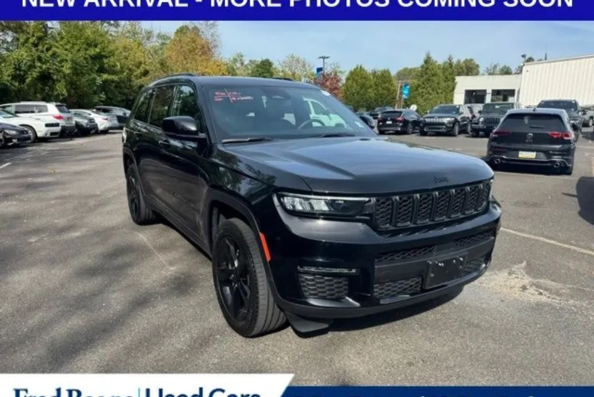 2024 Jeep Grand Cherokee Limited photo 1