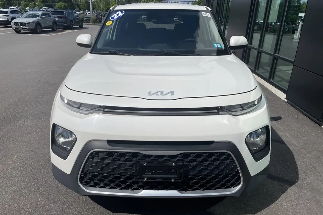 2022 Kia Soul LX photo 1
