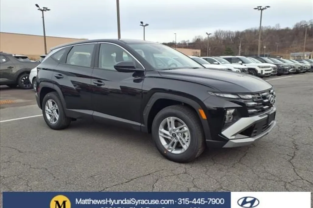 2025 Hyundai Tucson SE photo 1