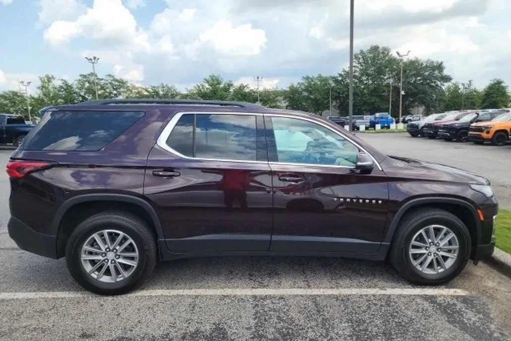 2023 Chevrolet Traverse Cloth photo 1