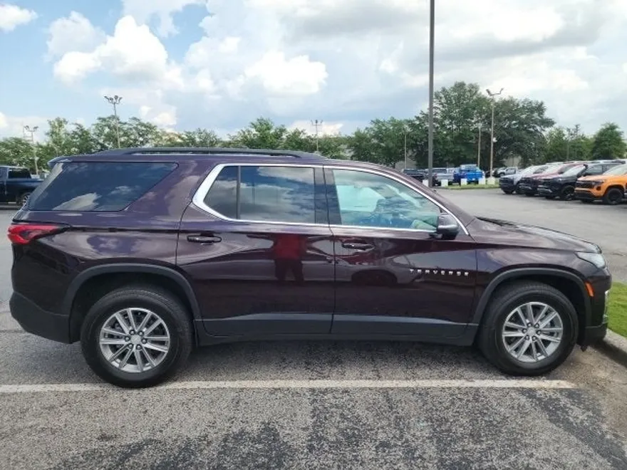 2023 Chevrolet Traverse Cloth photo 1