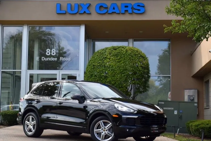 2016 Porsche Macan S photo 1