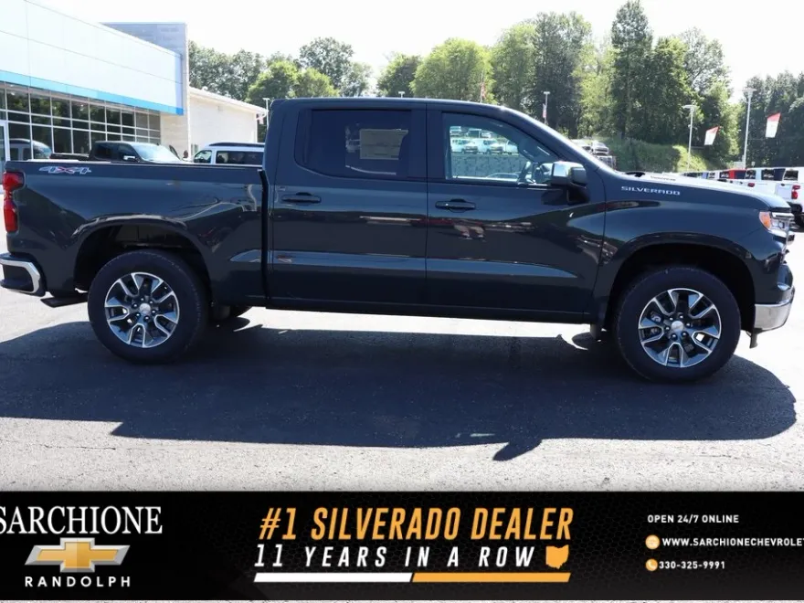 2026 Chevrolet Silverado 1500 LT photo 1