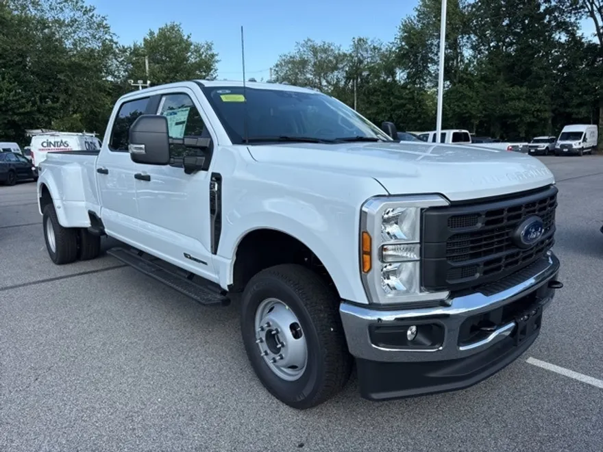 2025 Ford F-350 XL photo 1