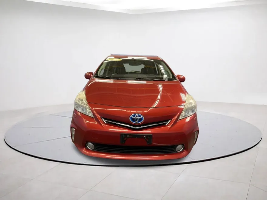 2013 Toyota Prius V Five photo 2