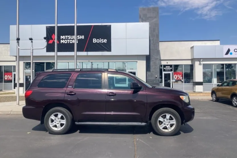 2013 Toyota Sequoia SR5 photo 1