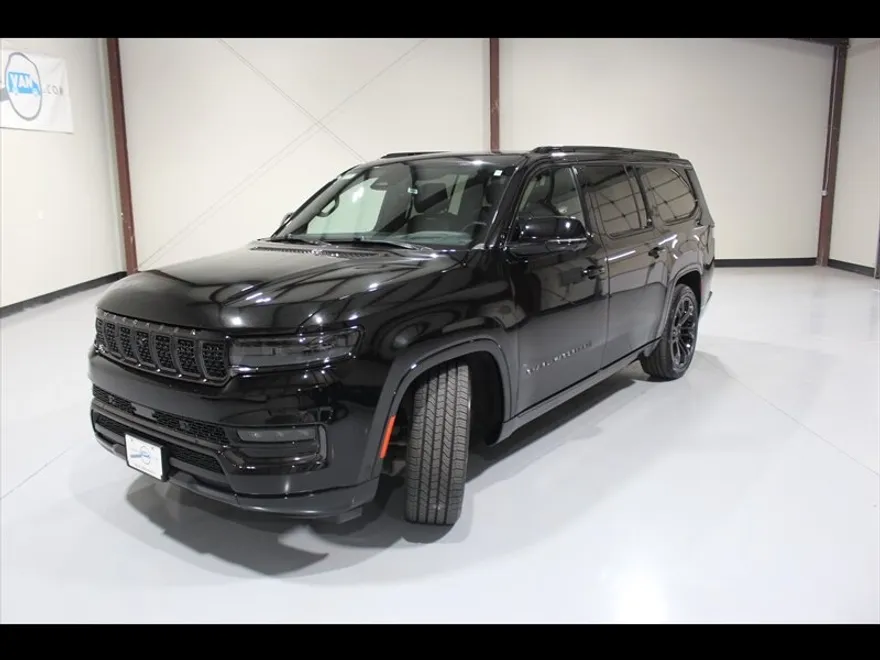 2024 Jeep Grand Wagoneer L II photo 1