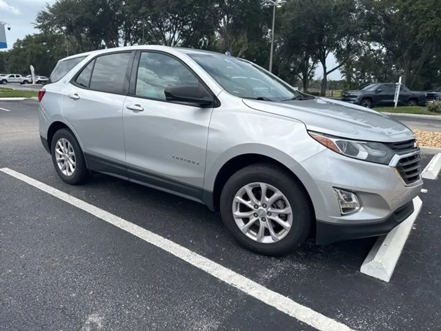 2019 Chevrolet Equinox LS photo 1