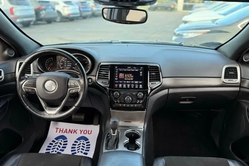 2020 Jeep Grand Cherokee Laredo Altitude photo 1