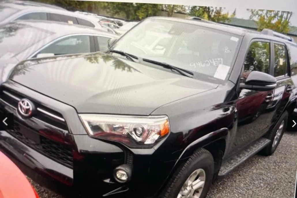 2024 Toyota 4Runner SR5 Premium photo 1