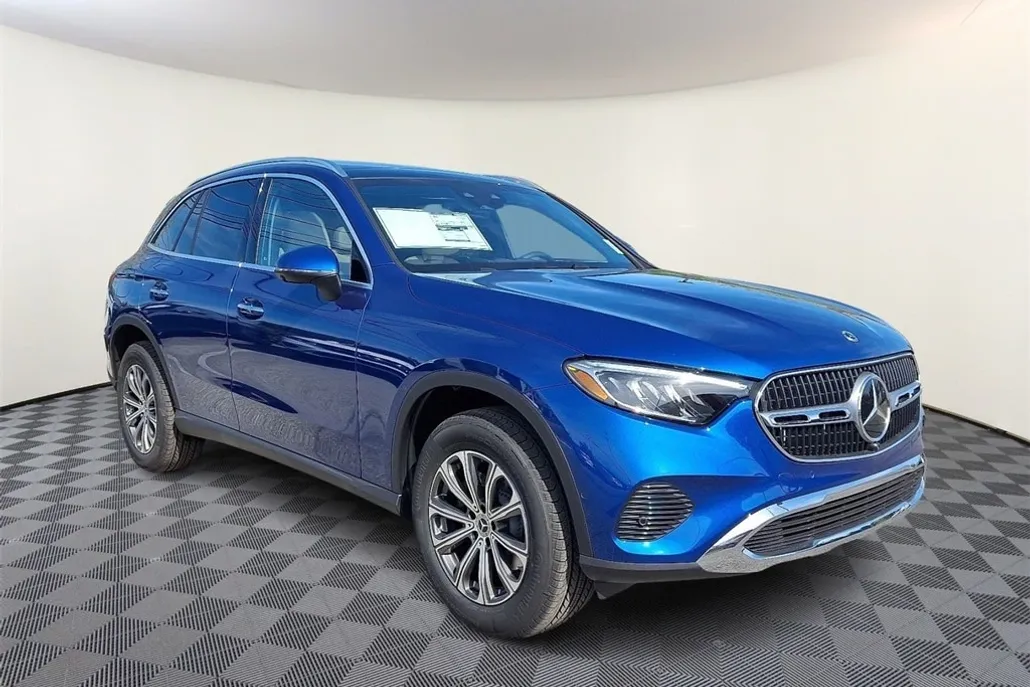 2026 Mercedes Benz GLC 300 4MATIC photo 1
