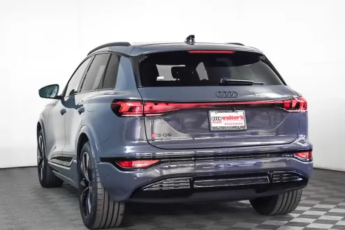 2025 Audi SQ6 photo 2