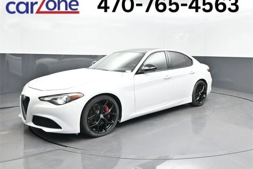 2019 Alfa Romeo Giulia photo 1
