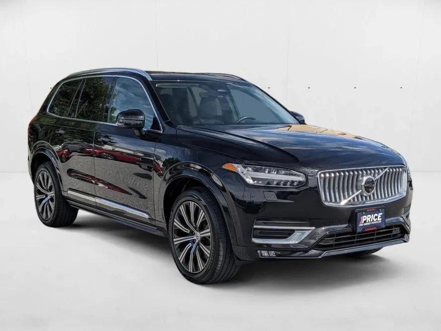 2023 Volvo XC90 AWD Plus photo 1