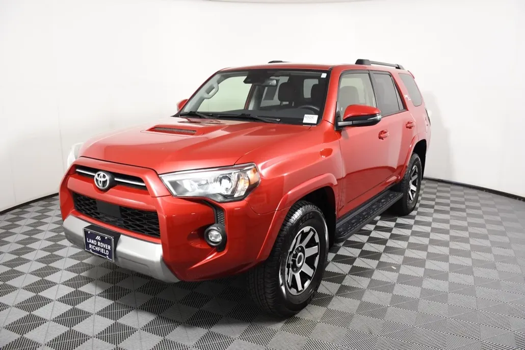 2024 Toyota 4Runner TRD Off-Road Premium photo 1