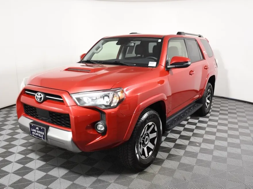 2024 Toyota 4Runner TRD Off-Road Premium photo 1