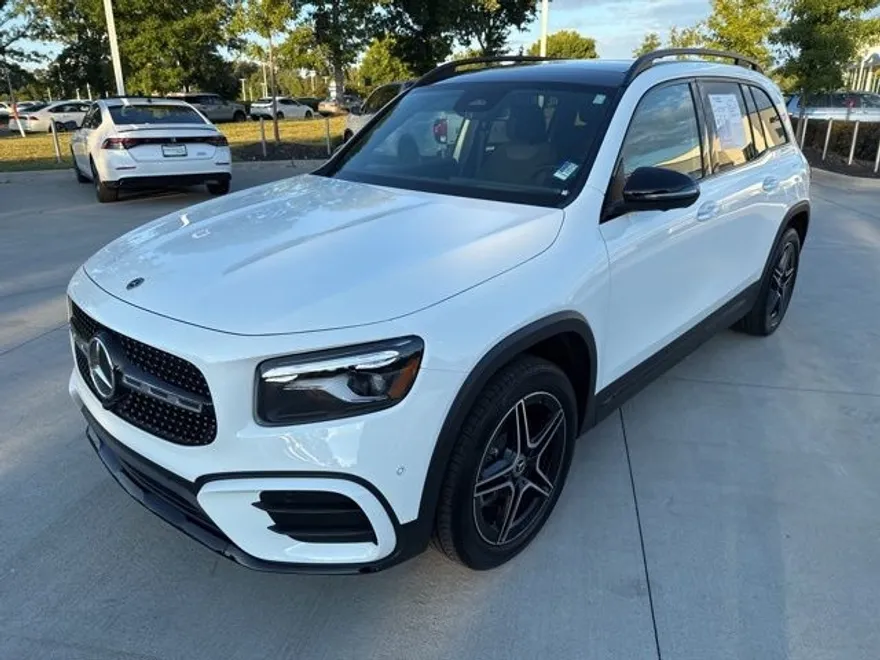 2024 Mercedes Benz GLB 250 photo 1