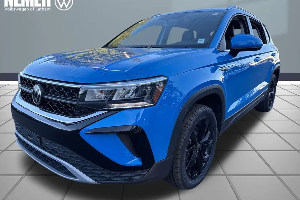 2022 Volkswagen Taos SE photo 1