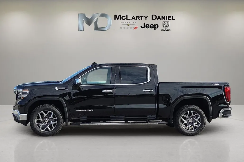 2026 Gmc Sierra 1500 SLT photo 1