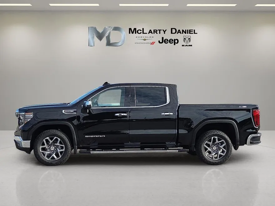 2026 Gmc Sierra 1500 SLT photo 1