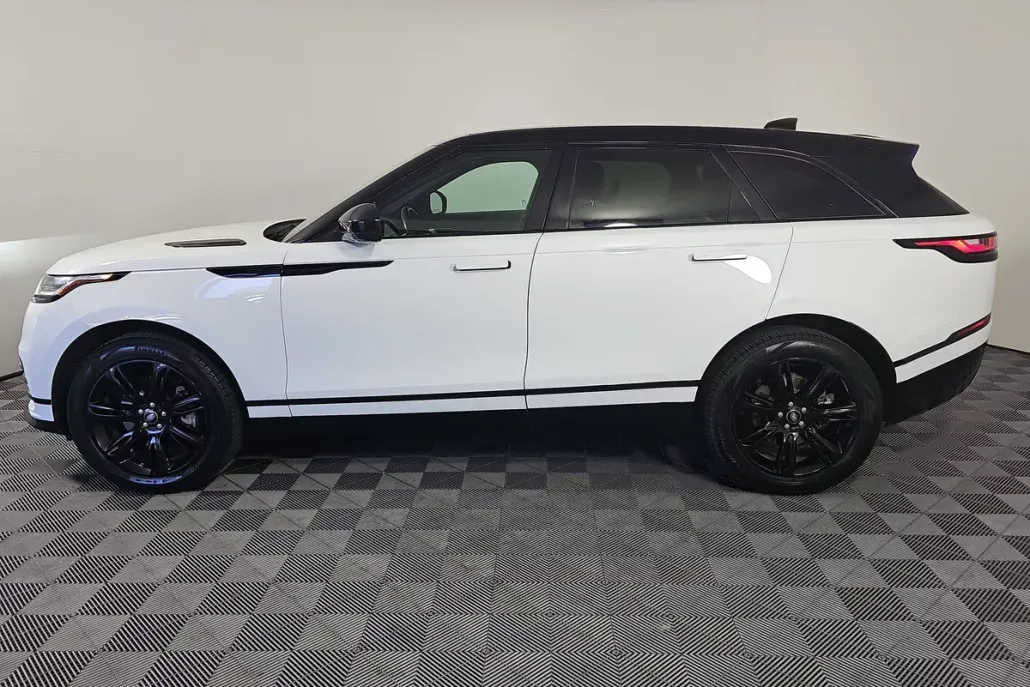 2022 Land Rover Range Rover Velar R-Dynamic S photo 1