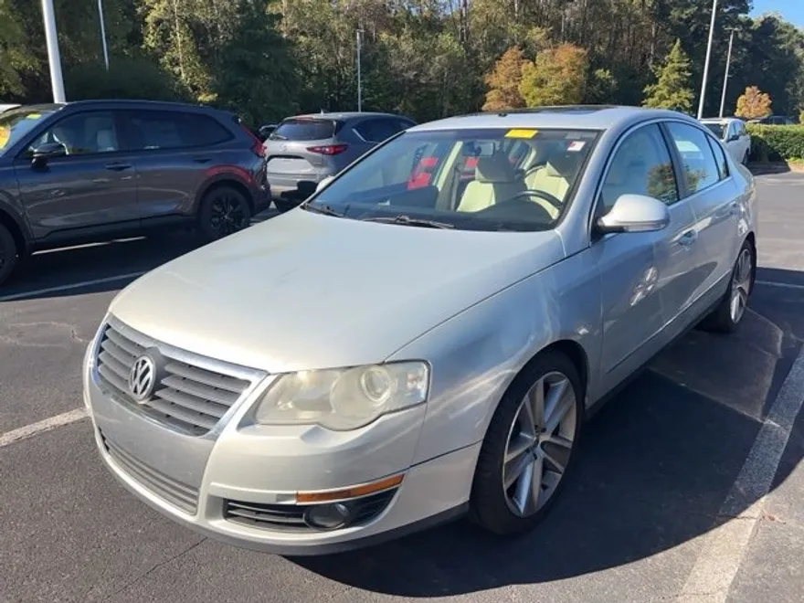 2010 Volkswagen Passat Komfort photo 1