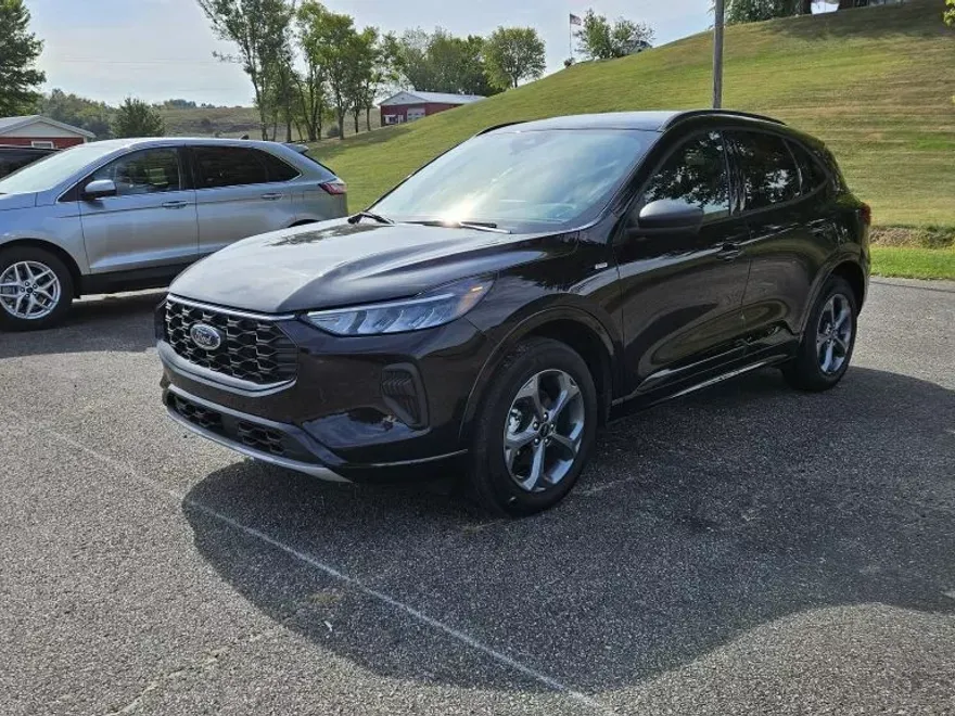 2024 Ford Escape ST-Line photo 1