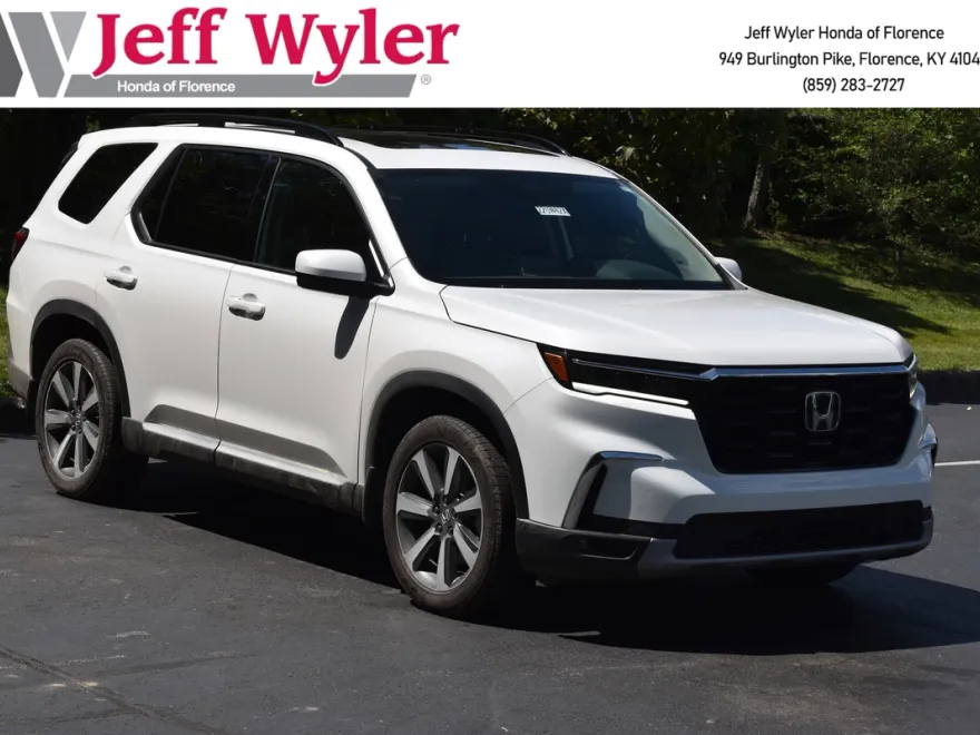 2024 Honda Pilot Touring photo 1