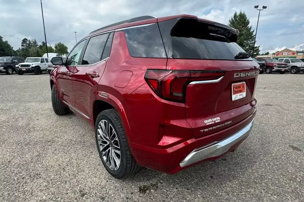 2026 Gmc Terrain Denali photo 1