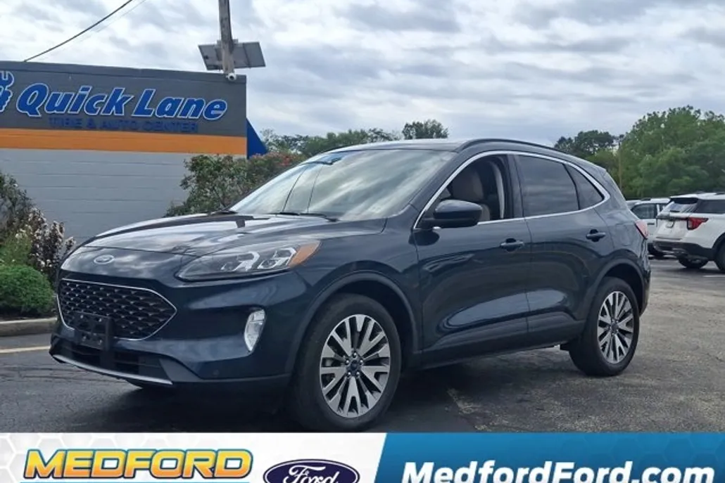 2022 Ford Escape Titanium photo 1